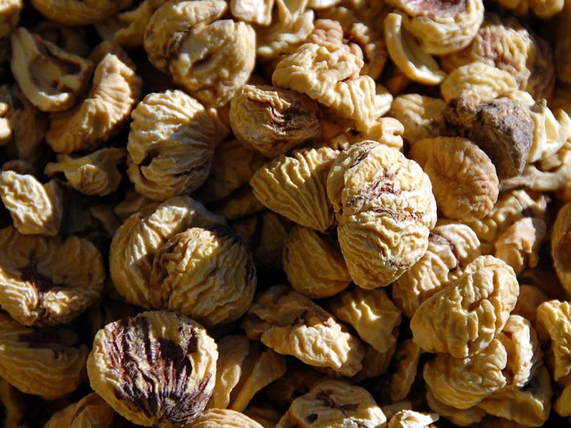 Guscioni - dried chestnuts