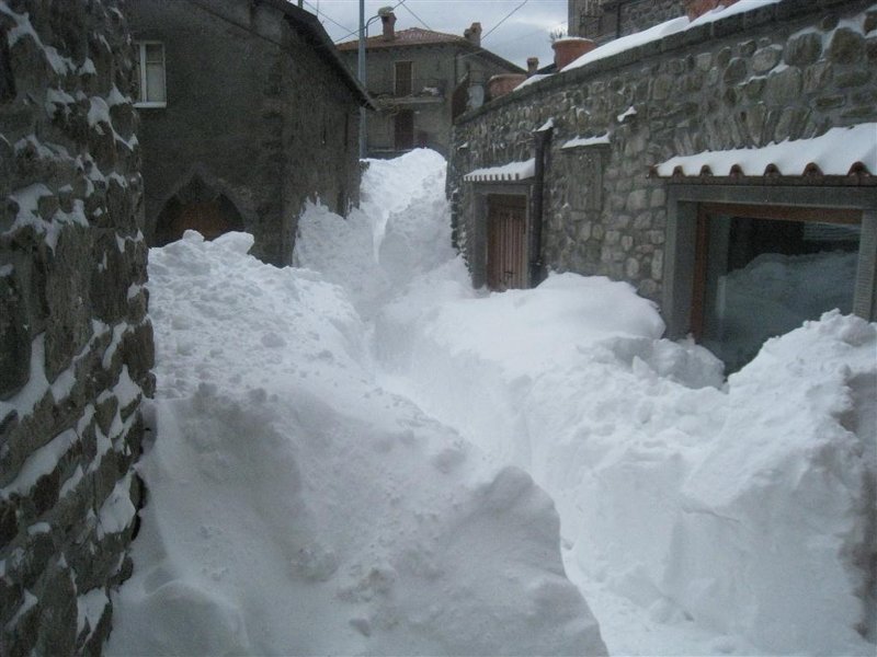 Extraordinary snowfall in the Apennines
